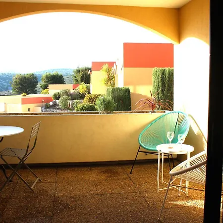 Les Terrasses De アパート *