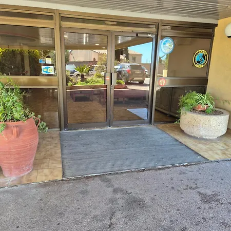 Les Terrasses De * カシ